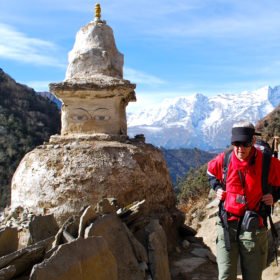 Stenstupa på väg till Everest Base Camp