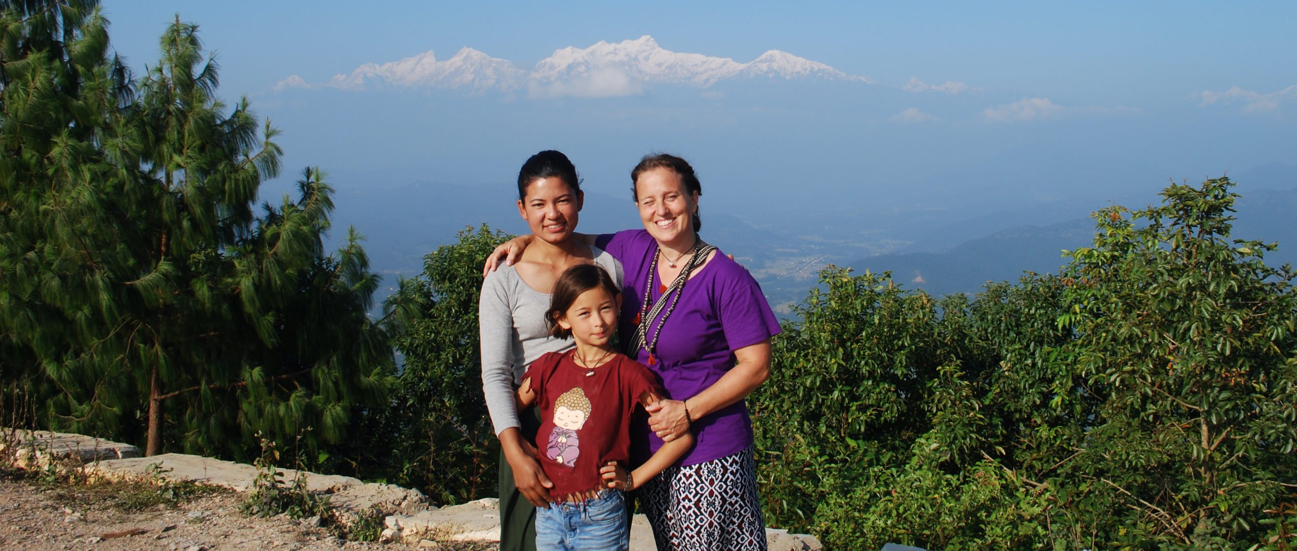 Inka Gurung och Kamala som guidar rundresa i Nepal