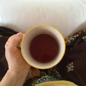 en lugn kopp te på helg med skogsbad i Dalarna